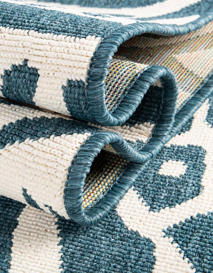 Detail image of  7' 10 x 7' 10  Washable Safari Indoor / Outdoor Square Rug