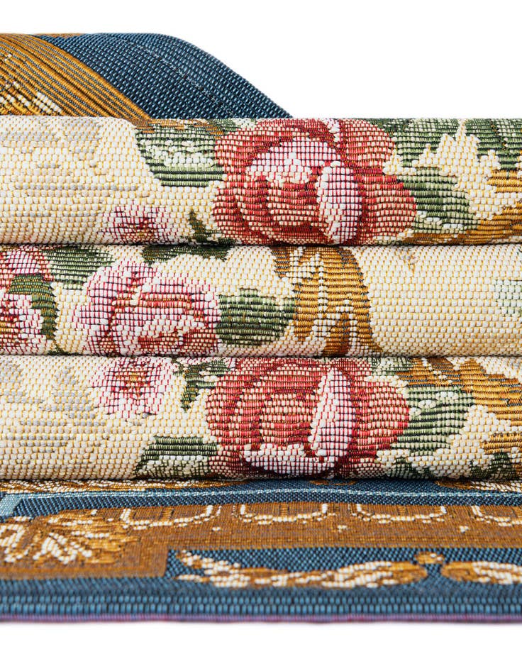 Detail image of  10' x 10'  Washable Traditional Indoor / Outdoor Square Rug