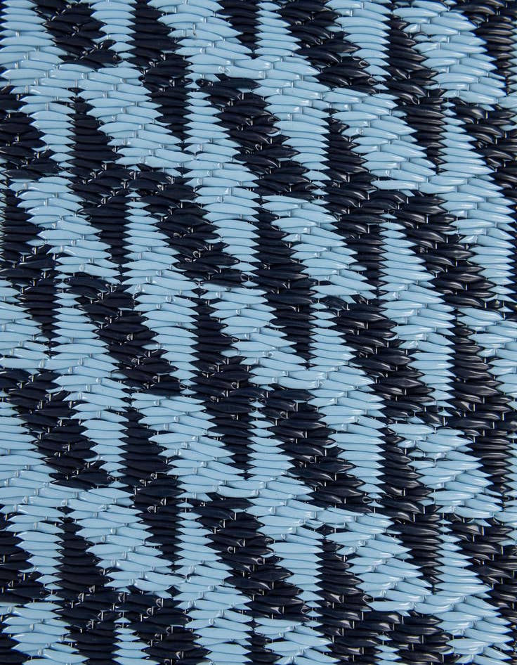Detail image of  4' x 6'  Washable Modern Indoor / Outdoor Rug