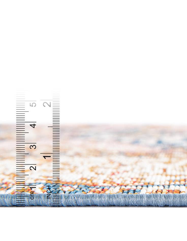 Detail image of  6' x 6'  Washable Traditional Indoor / Outdoor Round Rug