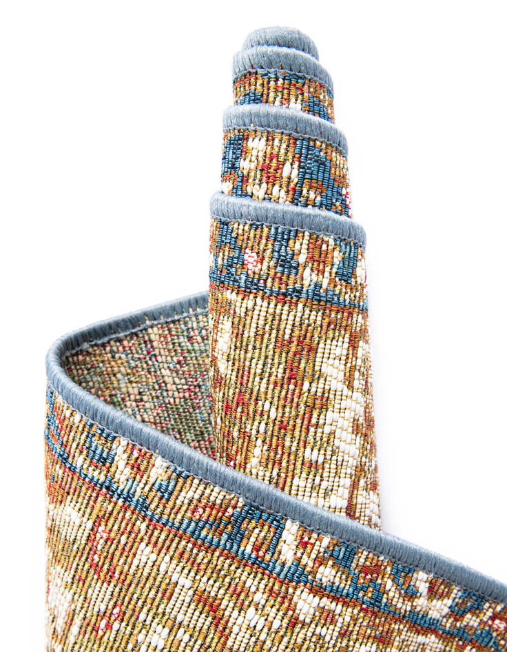 Detail image of  6' x 6'  Washable Traditional Indoor / Outdoor Round Rug