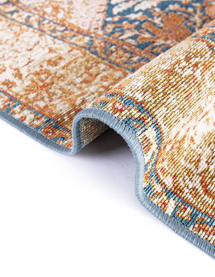 Detail image of  7' 10 x 7' 10  Washable Traditional Indoor / Outdoor Square Rug