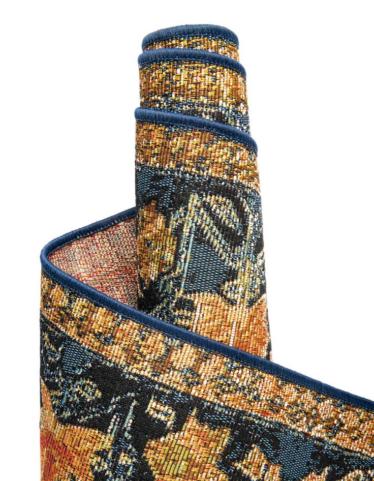 Detail image of  10' x 14'  Washable Traditional Indoor / Outdoor Rug