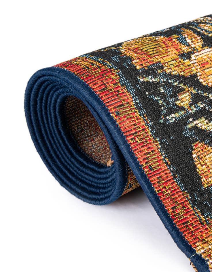 Detail image of  10' x 14'  Washable Traditional Indoor / Outdoor Rug