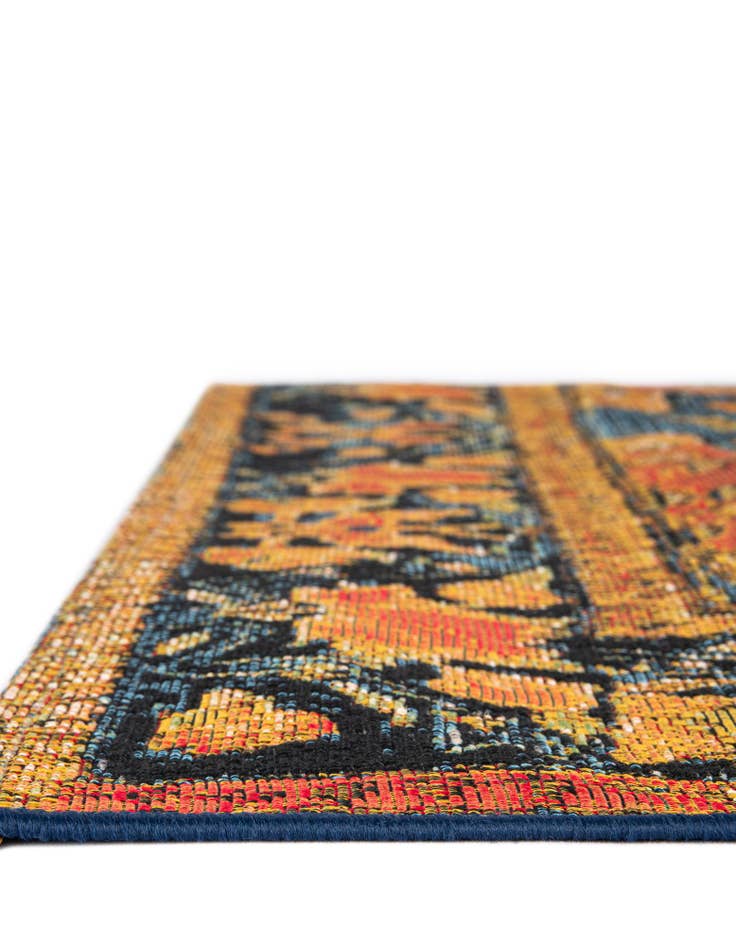Detail image of  2' x 5'  Washable Traditional Indoor / Outdoor Runner Rug