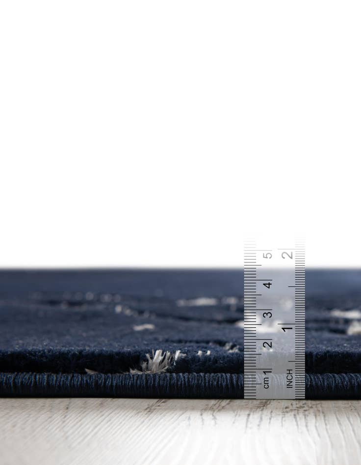 Detail image of  6' x 9' Vogue Geo Rug