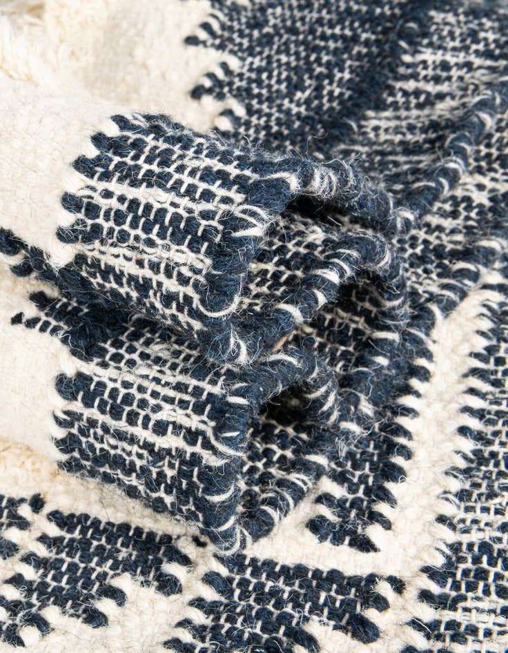 Detail image of  4' 1 x 6' 1  Hand Woven Arizona Wool Rug