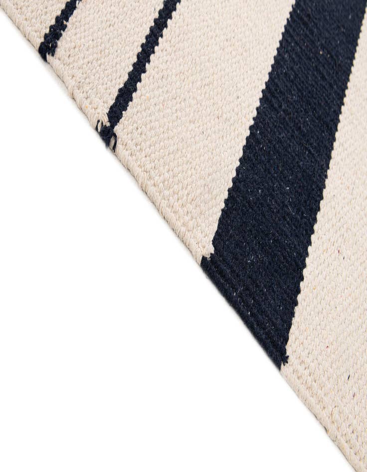 Detail image of  5' x 8'  Hand Woven Chindi Cotton Rug