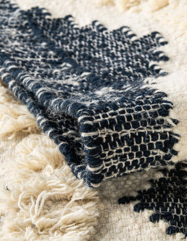 Detail image of  8' x 8'  Hand Woven Arizona Wool Square Rug