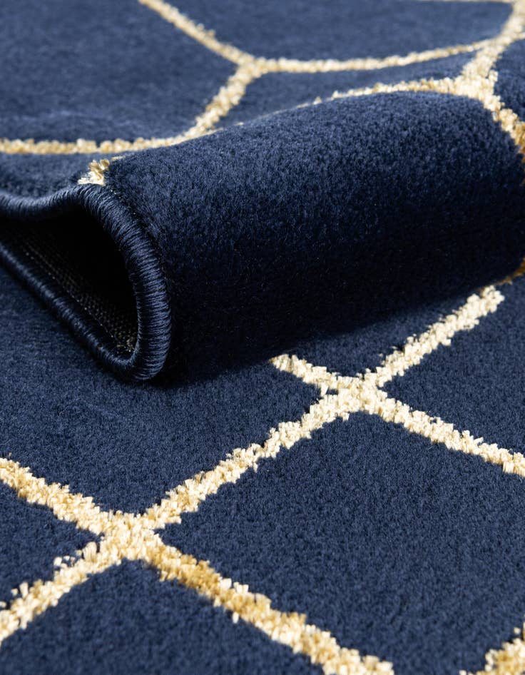 Detail image of  7' 10 x 7' 10  Marilyn Monroe&trade; Glam Trellis Round Rug