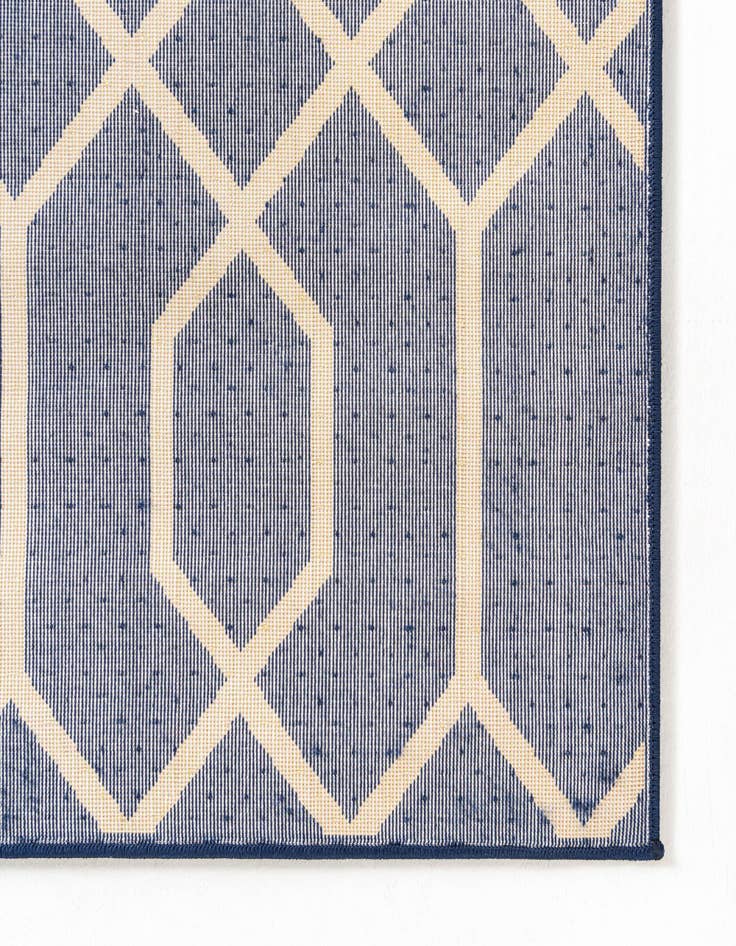 Detail image of  2' x 6'  Marilyn Monroe&trade; Glam Trellis Runner Rug