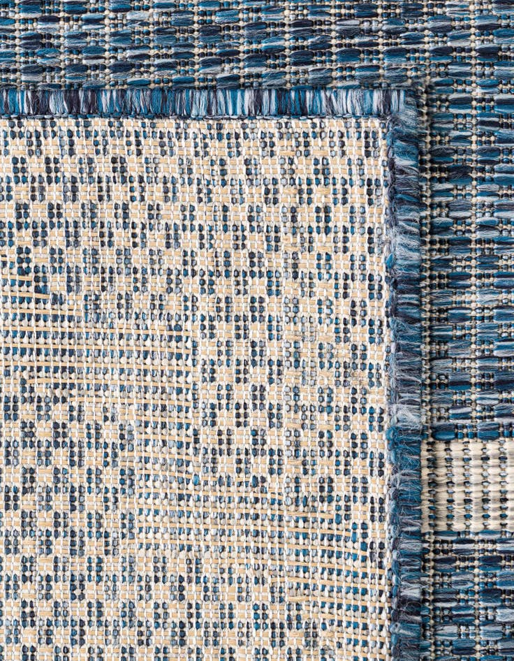 Detail image of  5' 3 x 5' 3  Washable Lattice Indoor / Outdoor Octagon Rug