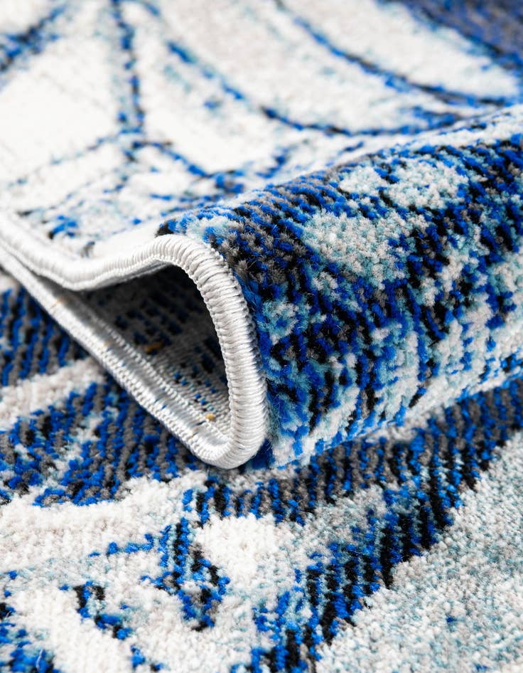 Detail image of  4' x 6' Blossom Oval Rug