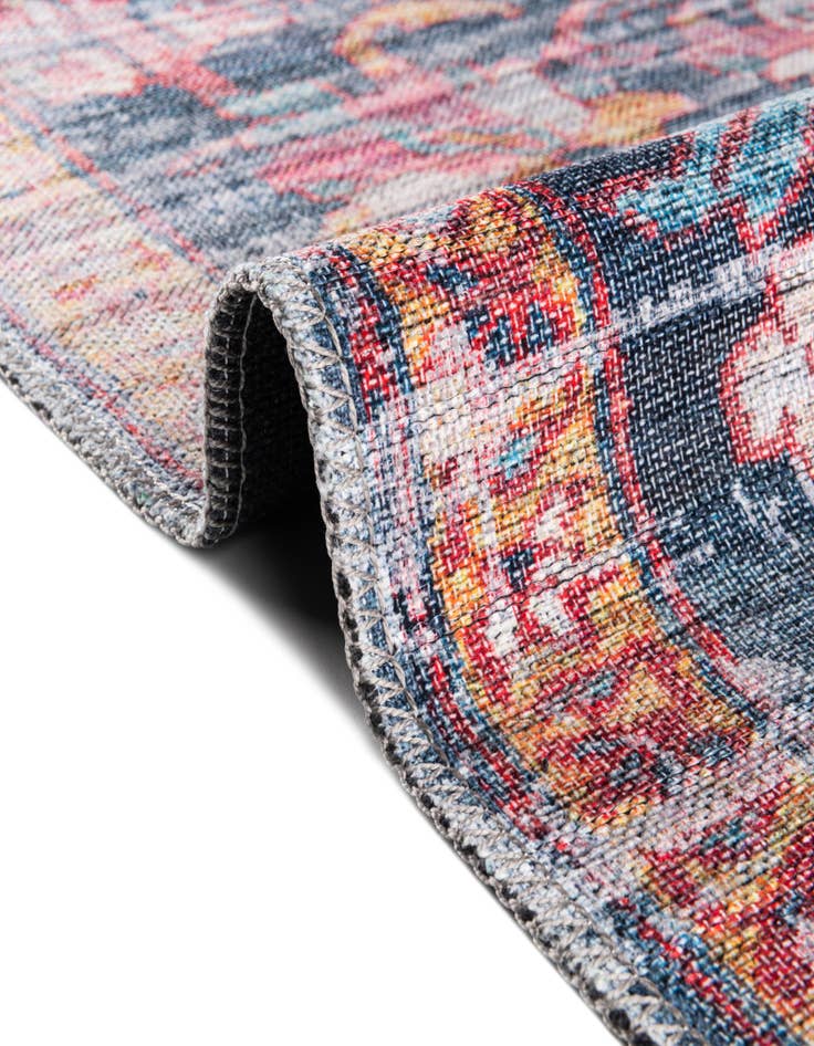 Detail image of  5' 3 x 8'  Washable Maahru Oval Rug