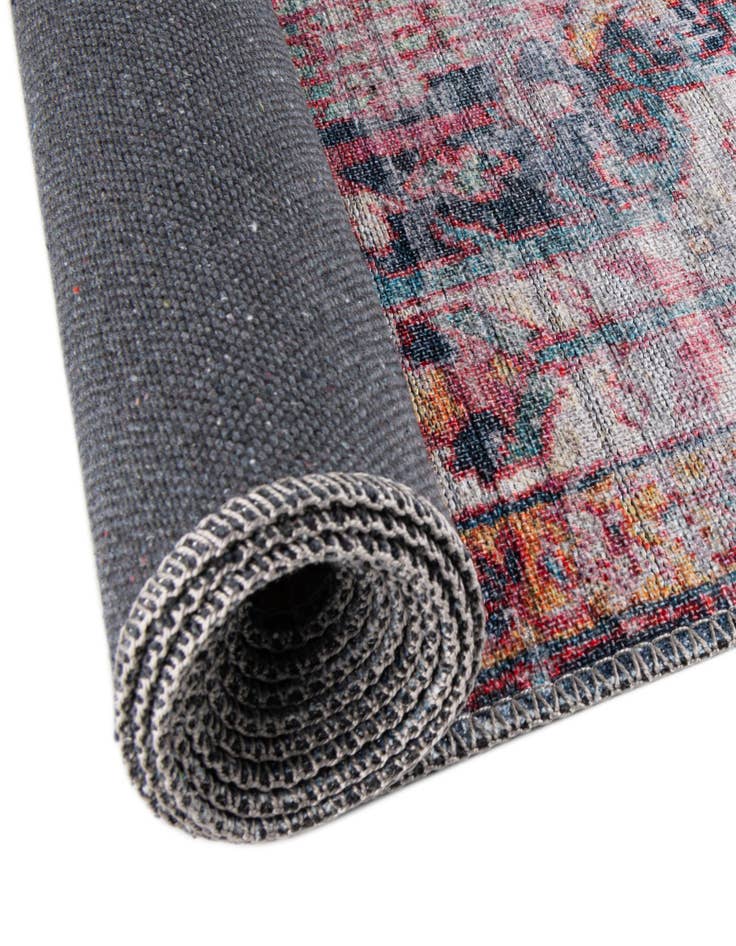 Detail image of  5' 3 x 8'  Washable Maahru Oval Rug