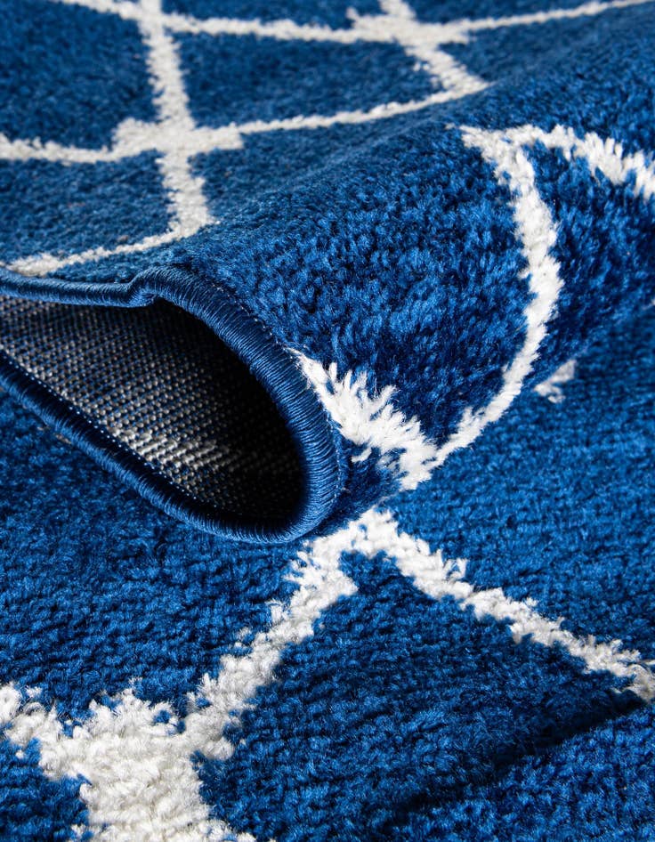 Detail image of  4' x 6' Moroccan Trellis Oval Rug