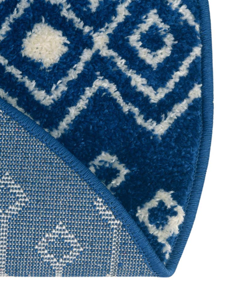 Detail image of  4' x 6' Moroccan Trellis Oval Rug