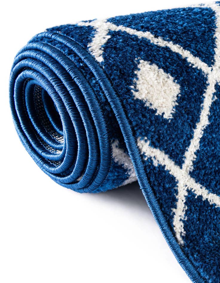 Detail image of  4' x 6' Moroccan Trellis Oval Rug