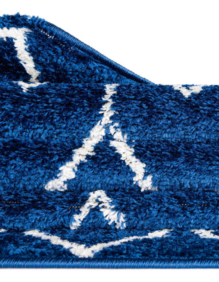 Detail image of  4' x 6' Moroccan Trellis Oval Rug