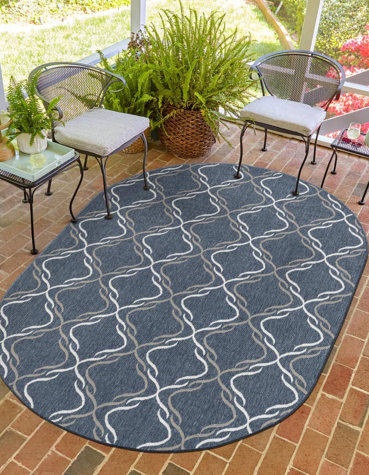 Detail image of  5' 3 x 8'  Washable Lattice Indoor / Outdoor Oval Rug