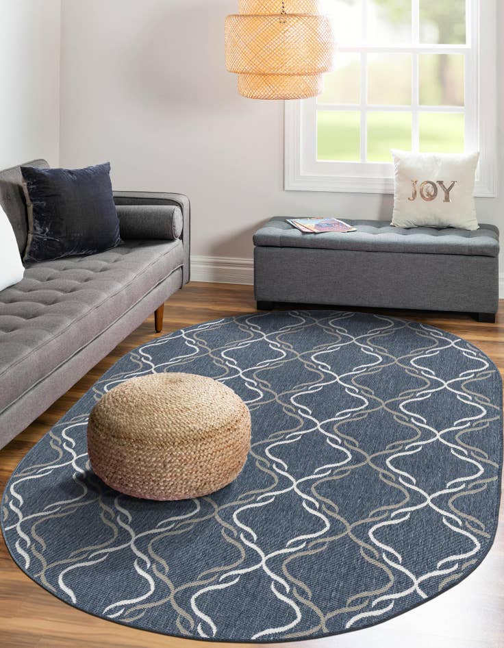 Detail image of  5' 3 x 8'  Washable Lattice Indoor / Outdoor Oval Rug