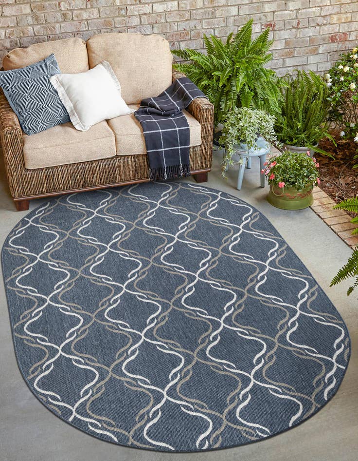 Detail image of  5' 3 x 8'  Washable Lattice Indoor / Outdoor Oval Rug