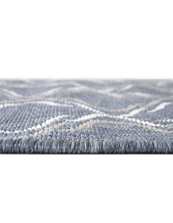 Detail image of  7' 10 x 10'  Washable Lattice Indoor / Outdoor Oval Rug