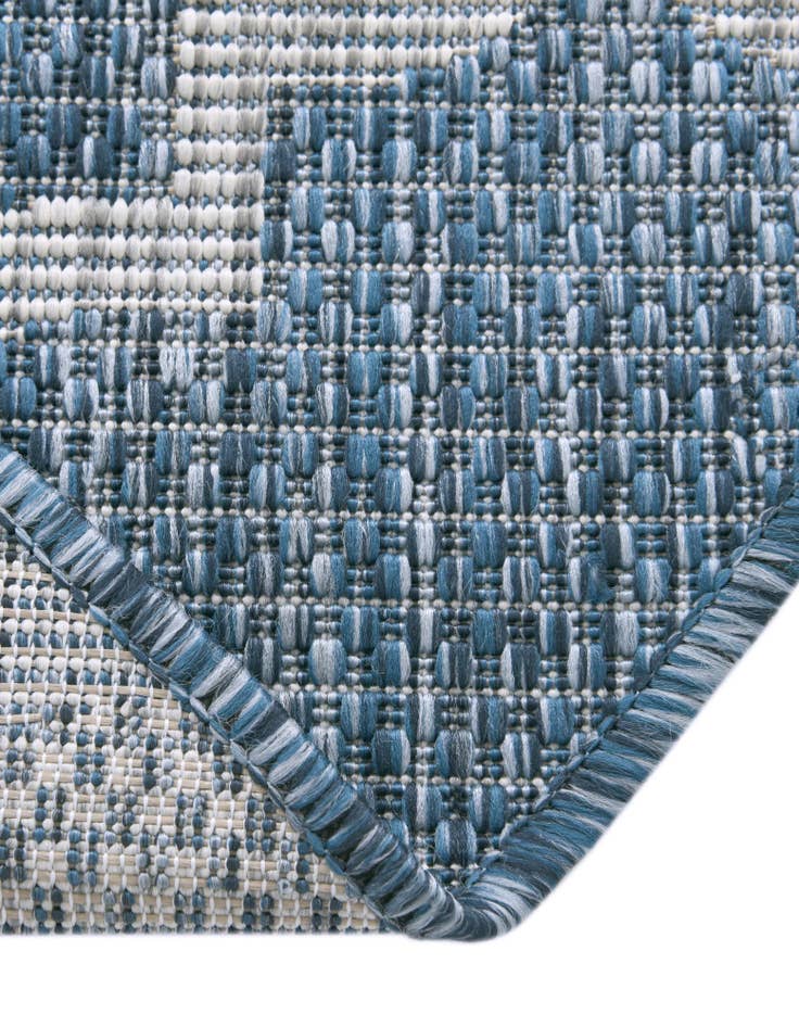 Detail image of  3' x 5' 3  Washable Lattice Indoor / Outdoor Oval Rug