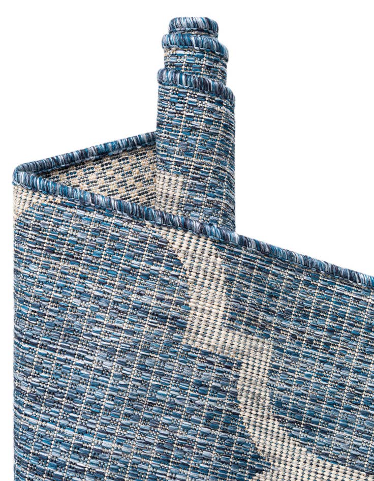 Detail image of  3' x 5' 3  Washable Lattice Indoor / Outdoor Oval Rug