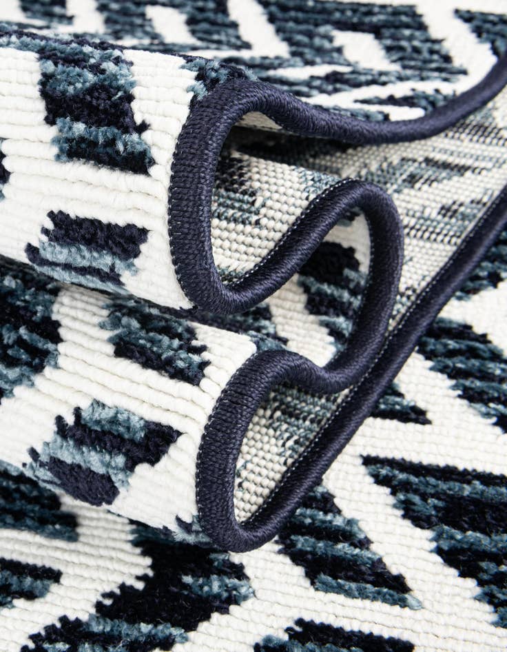 Detail image of  5' x 8'  Washable Sabrina Soto Aston Indoor / Outdoor Oval Rug