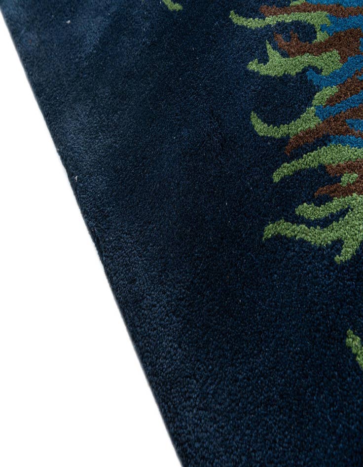 Detail image of  7' 5 x 7' 6 Agra Rug