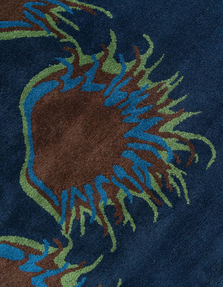 Detail image of  7' 5 x 7' 6 Agra Rug