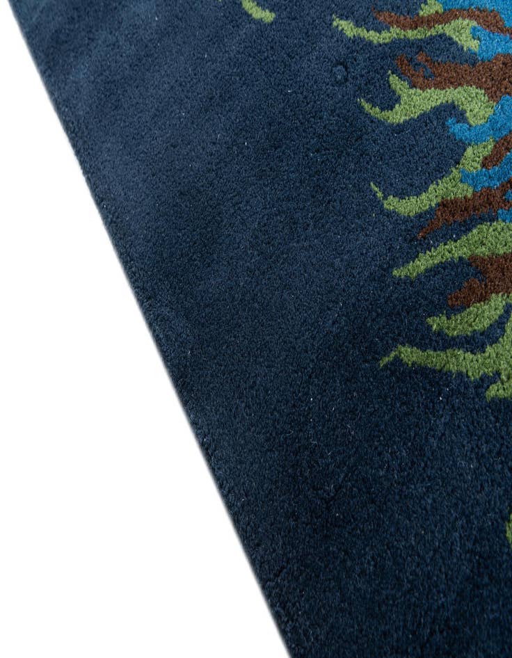 Detail image of  7' 5 x 7' 6 Agra Rug