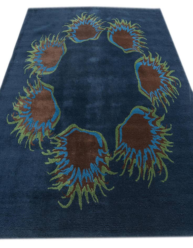 Detail image of  7' 5 x 7' 6 Agra Rug