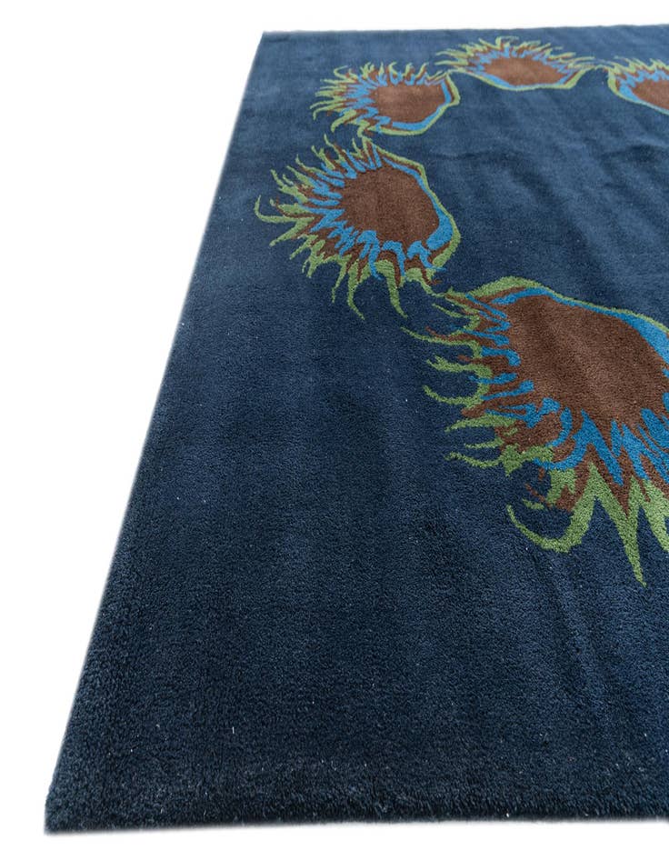 Detail image of  7' 5 x 7' 6 Agra Rug