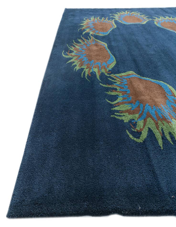 Detail image of  7' 5 x 7' 7 Agra Rug