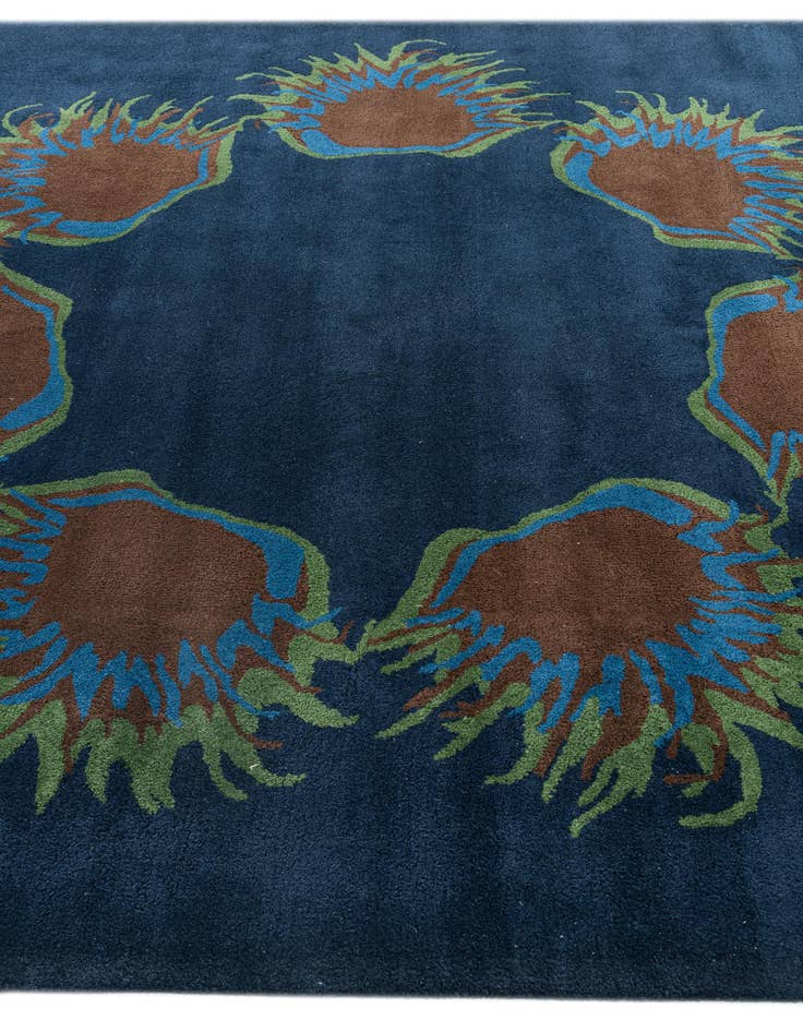 Detail image of  7' 5 x 7' 7 Agra Rug