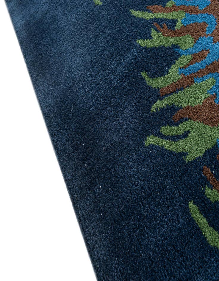 Detail image of  7' 5 x 7' 7 Agra Rug