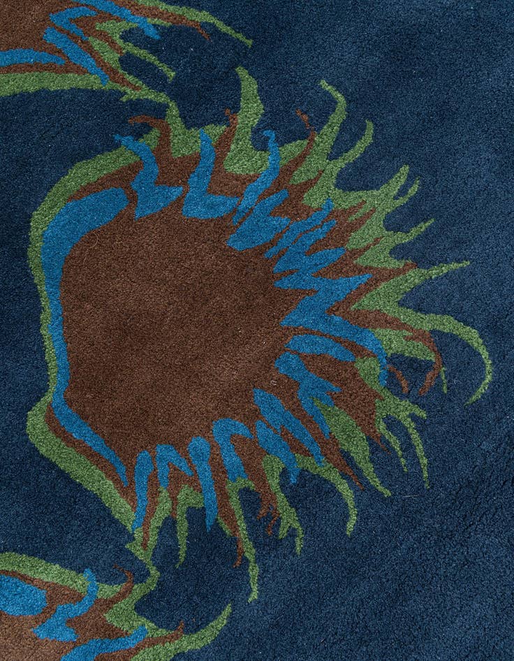 Detail image of  7' 5 x 7' 7 Agra Rug