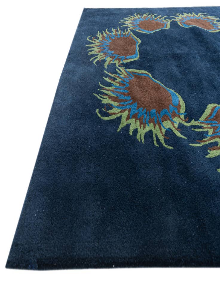 Detail image of  7' 5 x 7' 6 Agra Rug