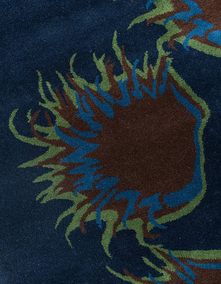 Detail image of  7' 5 x 7' 6 Agra Rug