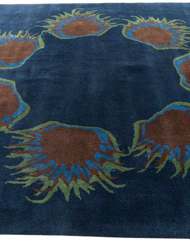 Detail image of  7' 5 x 7' 6 Agra Rug