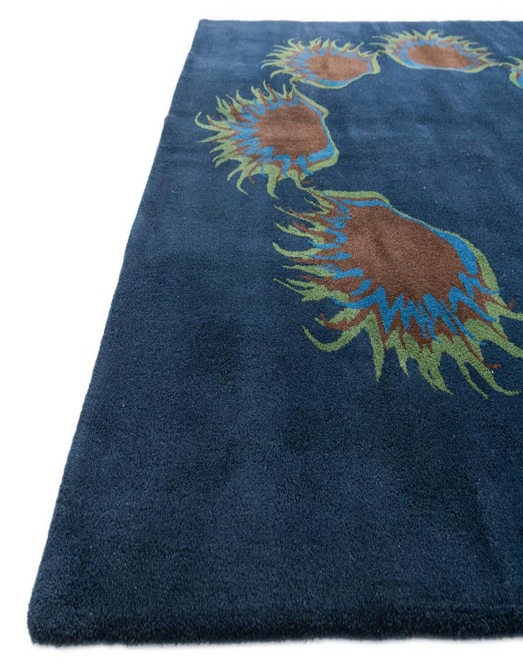 Detail image of  7' 5 x 7' 6 Agra Rug