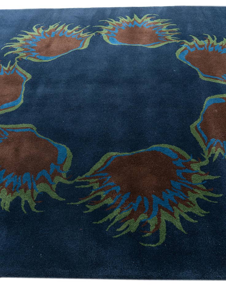 Detail image of  7' 5 x 7' 6 Agra Rug