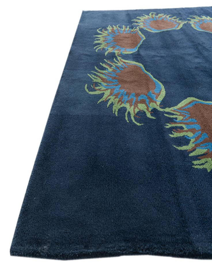 Detail image of  7' 5 x 7' 6 Agra Rug