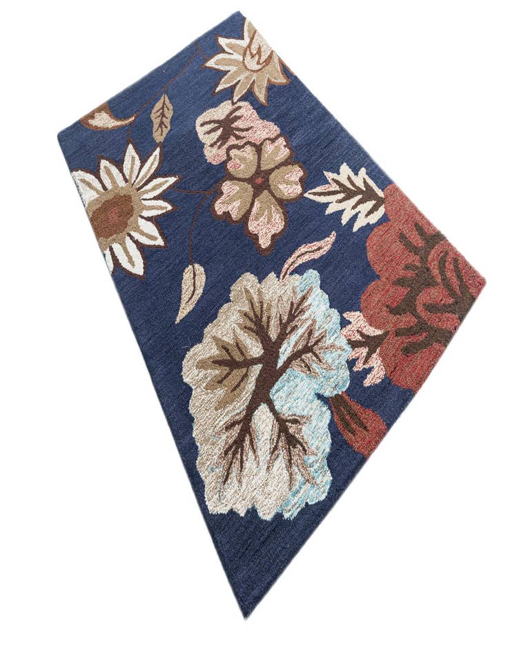 Detail image of  4' x 5' 10 Agra Rug