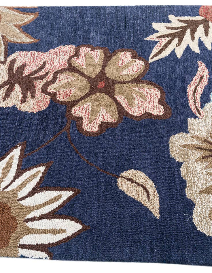 Detail image of  4' x 5' 10 Agra Rug