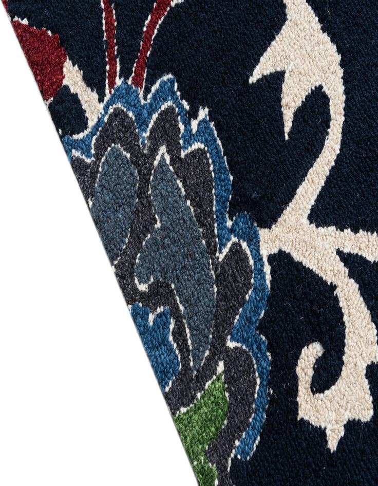 Detail image of  3' 1 x 5' Agra Rug