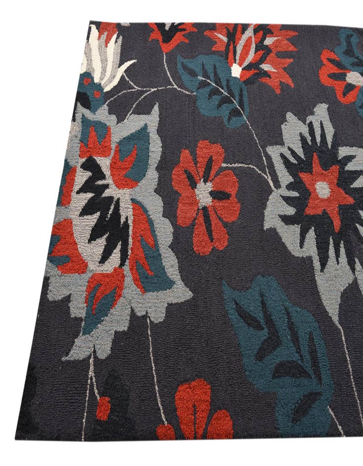 Detail image of  5' 1 x 8' Agra Rug