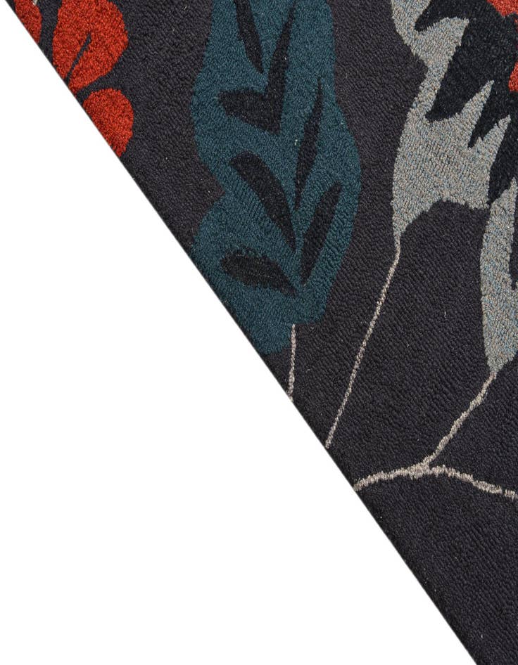 Detail image of  5' 1 x 8' Agra Rug